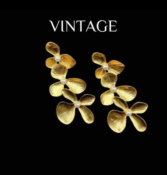 Gold Flower Pearl Earrings Set