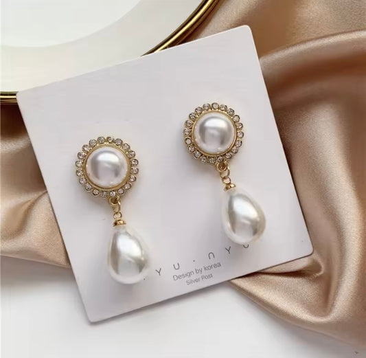 Retro Pearl Drop Earrings