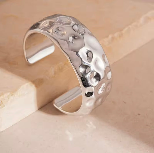 Acrylic Oval Pleated Plastic Bracelet