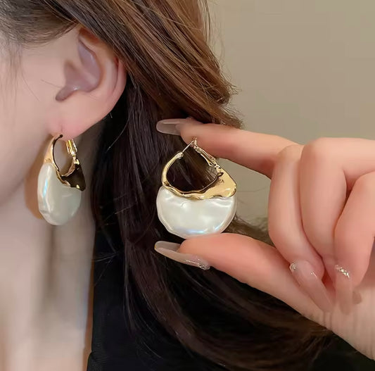 Luxury Pearl Stud Earrings