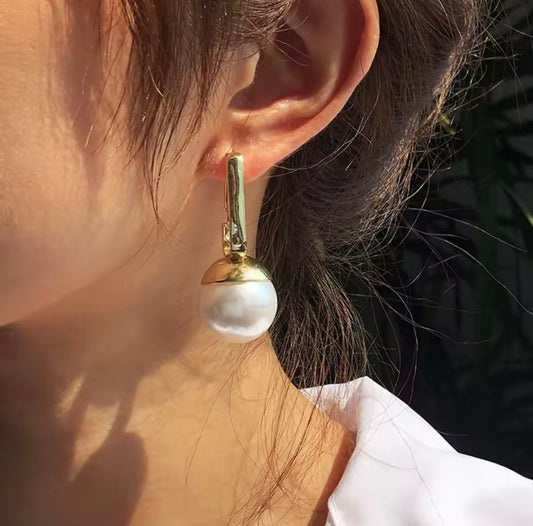 Minimalist Pearl Line Earrings