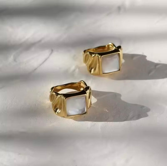 White Shell Steel Ring