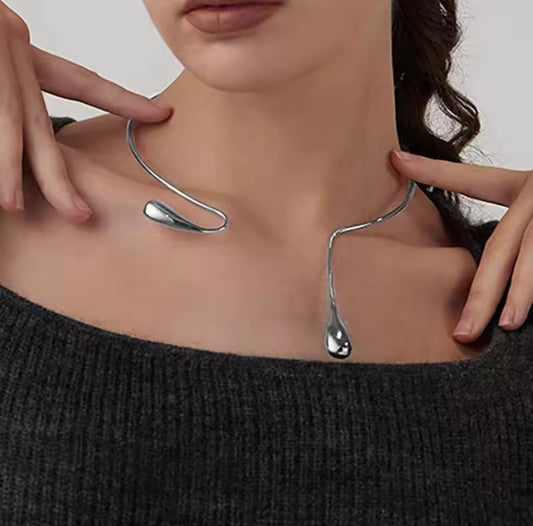 Teardrop Runway Choker